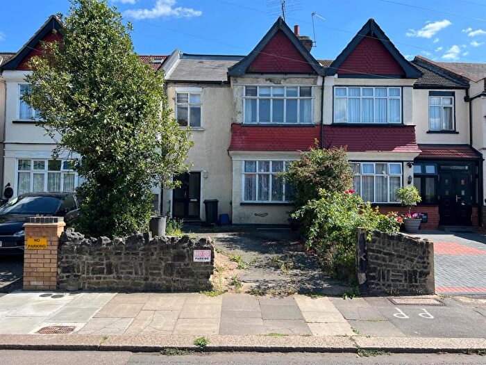 5 Bedroom House For Sale In Breamore Road, Seven Kings, IG3