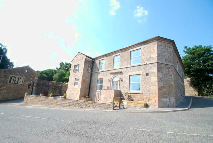 2 Bedroom Apartment To Rent In Walmersley Old Road, Bury, BL9