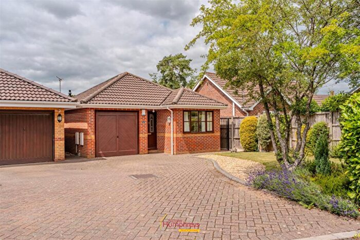 3 Bedroom Property For Sale In Audemer Court, Ringwood, BH24