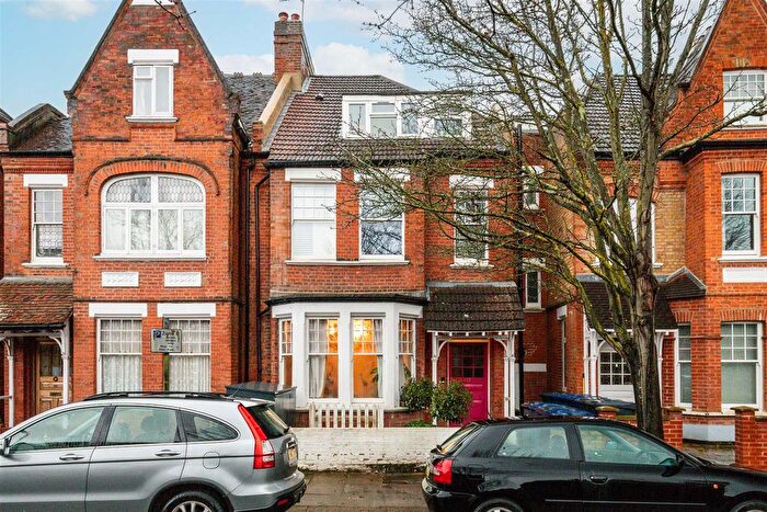 2 Bedroom Flat For Sale In Fairlawn Avenue, W4