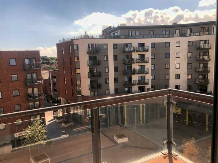 2 Bedroom Flat To Rent In Centenary Plaza, Southampton, SO19
