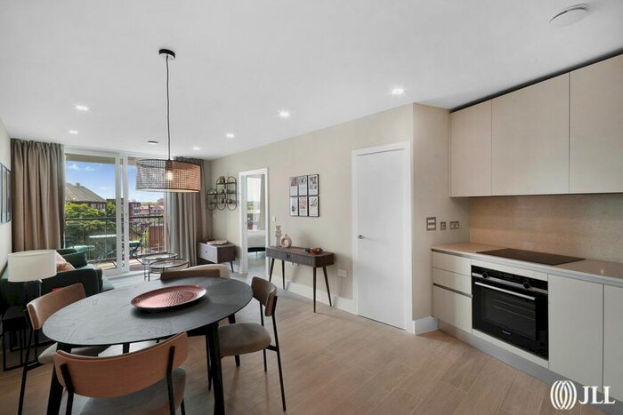 2 Bedroom Flat To Rent In Wyvil Road, London, SW8