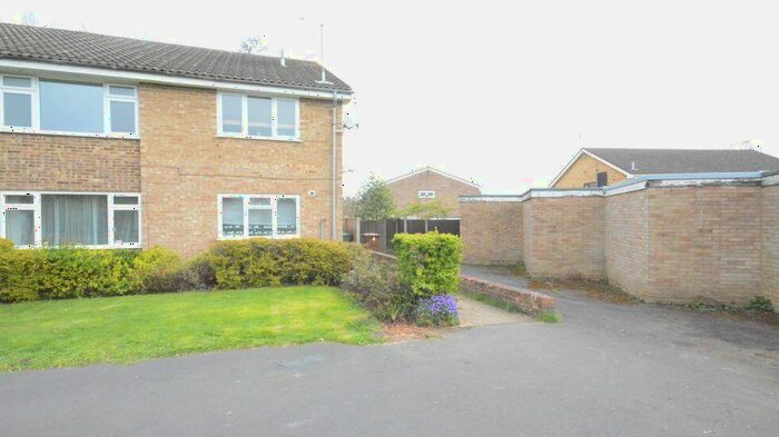 2 Bedroom Maisonette To Rent In Blackmoor Wood, SL5