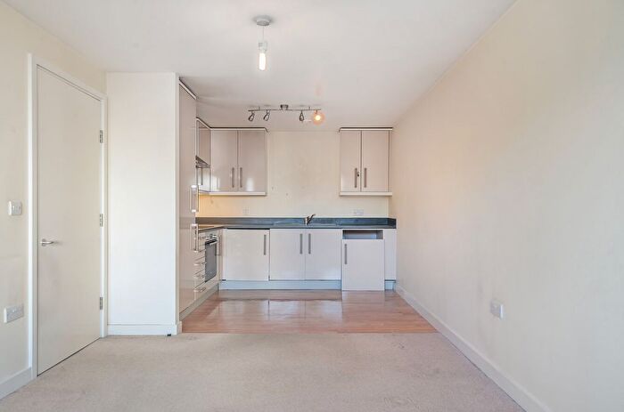 1 Bedroom Flat For Sale In Barrington Court, Wilton Road, London, SW1V