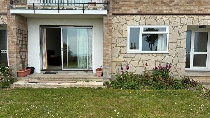 2 Bedroom Flat For Sale In Zig Zag Road, Ventnor, PO38
