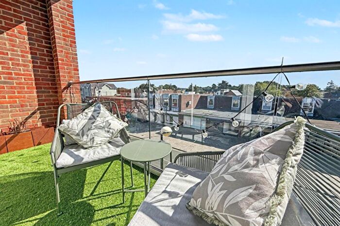 2 Bedroom Flat For Sale In Ferndown, BH22