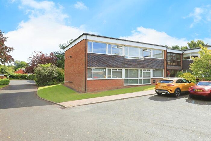 3 Bedroom Apartment To Rent In Pinewoods Court, Hagley, Stourbridge, DY9