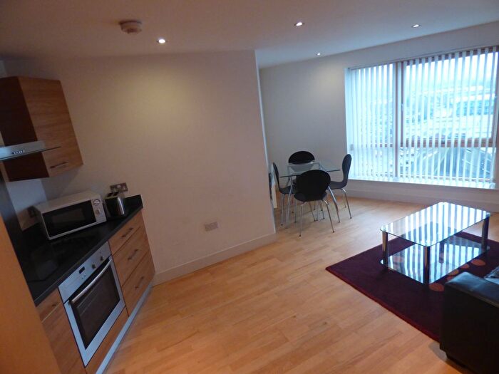 1 Bedroom Flat To Rent In Clarence House, Leeds, LS10