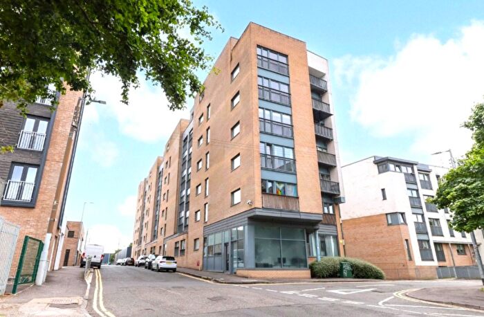 2 Bedroom Flat To Rent In Bell Street, Glasgow, G4