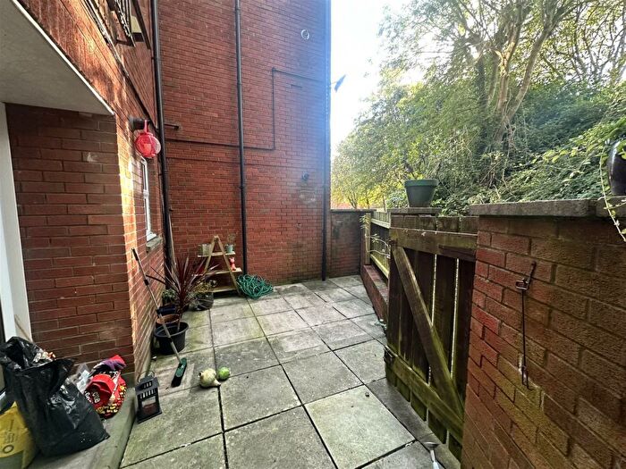 1 Bedroom Flat To Rent In Alma CourtCliftonBristol, BS8