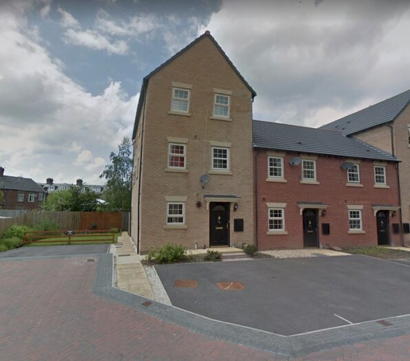 2 Bedroom Town House To Rent In Barnsbridge Grove, Barnsley, S70