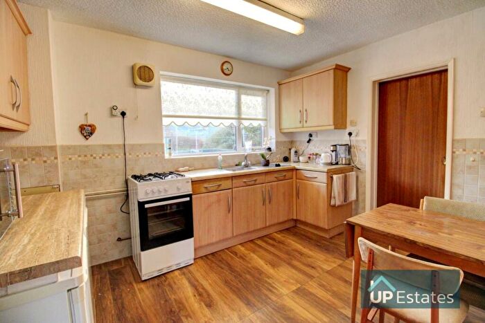 3 Bedroom Detached House For Sale In Mantilla Drive, Stivichall Grange, Coventry, CV3