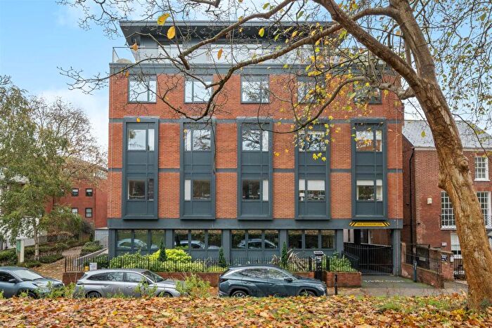 2 Bedroom Apartment For Sale In Trinity Court, Southernhay East, Exeter, EX1