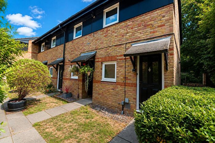 1 Bedroom Maisonette To Rent In Curran Close, Cowley, UB8