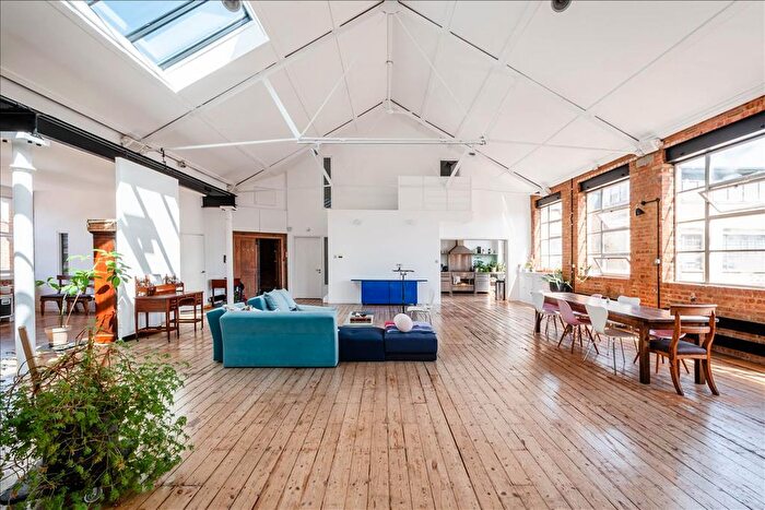 3 Bedroom Flat For Sale In - Nile Street, Hoxton, N1