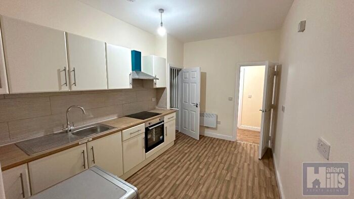 3 Bedroom Flat To Rent In Holme Lane, Sheffield, S6