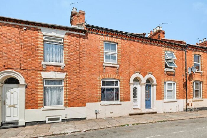 2 Bedroom Terraced House For Sale In Louise Road, Northampton, NN1