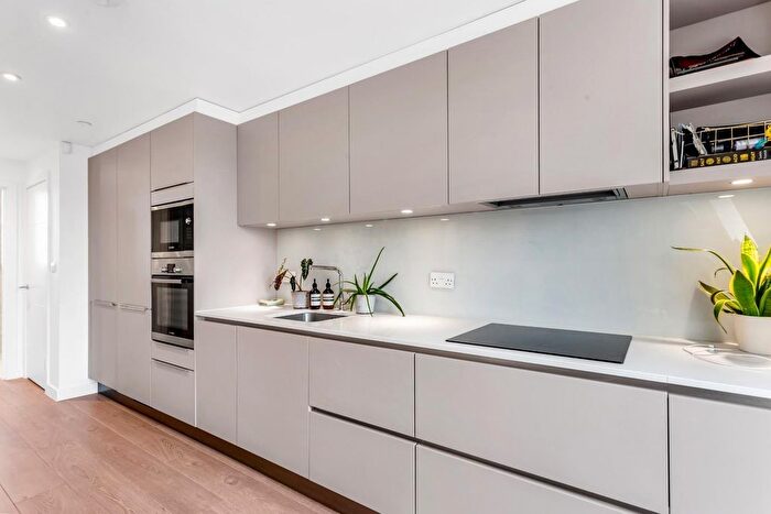 1 Bedroom Flat To Rent In Goldsmiths Row, London, E2