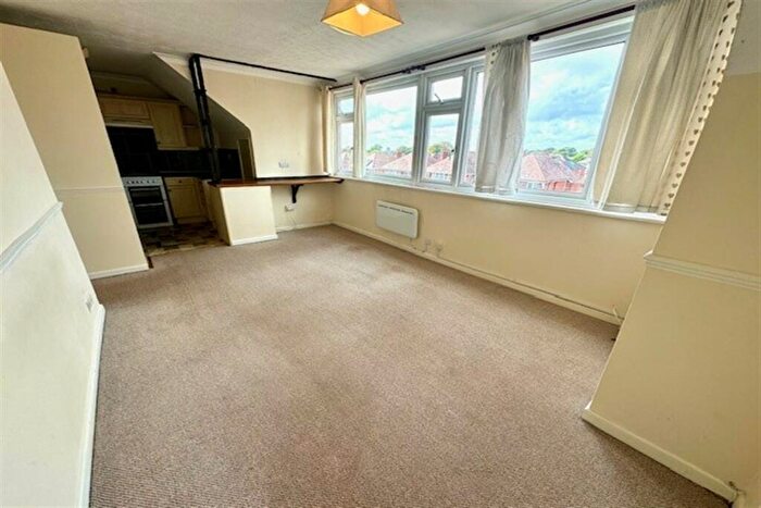1 Bedroom Flat To Rent In Whites Road, Bitterne, SO19