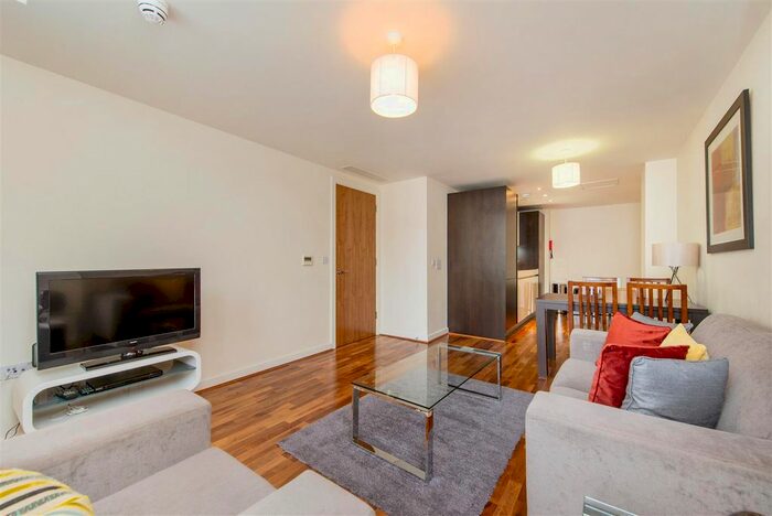2 Bedroom Flat For Sale In Lamb's Passage, London, EC1Y