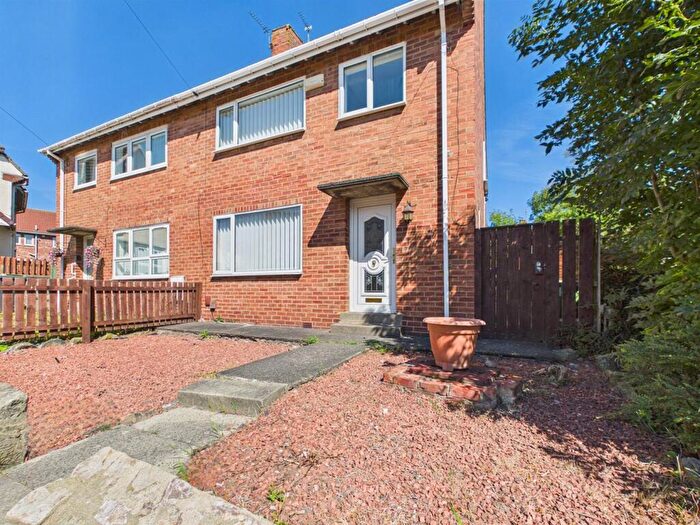 3 Bedroom Semi Detached House For Sale In Hawkshead Place, Low Fell, NE9