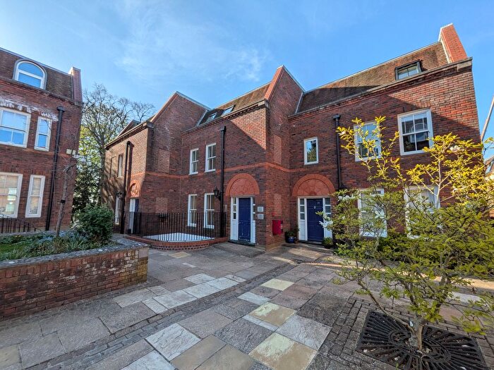 2 Bedroom Flat To Rent In Oxford Road, Aylesbury, HP19