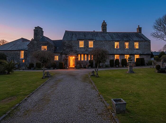 5 Bedroom Property For Sale In Tehidy Road, Camborne, TR14