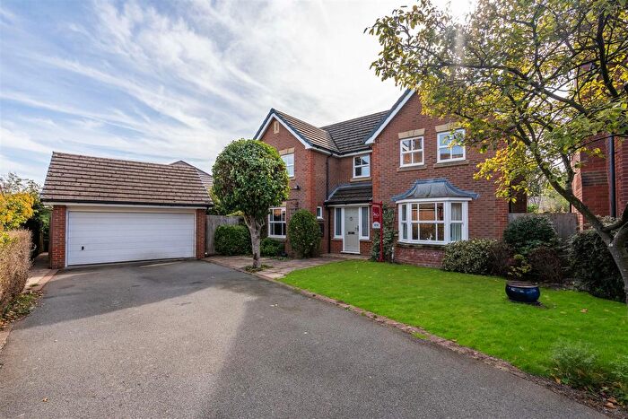 4 Bedroom Detached House For Sale In Nesfield Grove, Hampton In Arden, B92