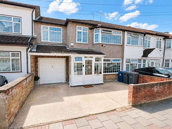 5 Bedroom End Of Terrace House For Sale In Waxlow Crescent, Southall, UB1