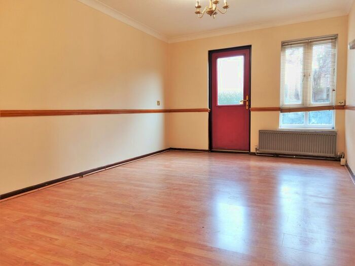 1 Bedroom Flat To Rent In Croydon Grove, Croydon, CR0