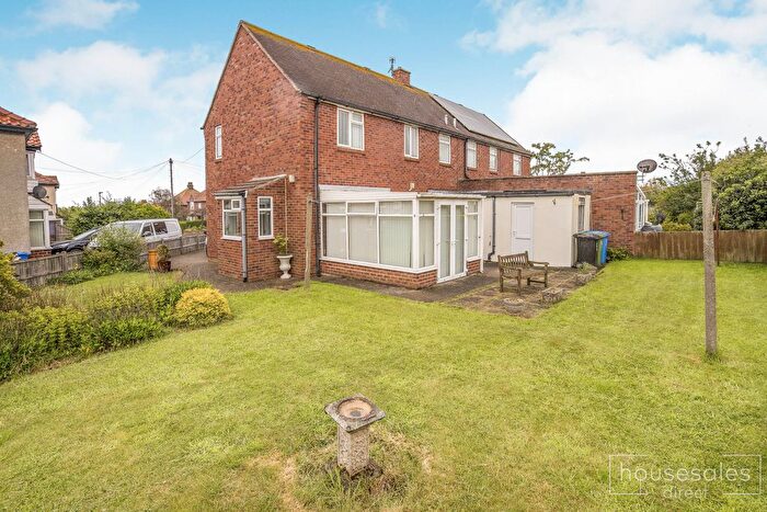 3 Bedroom Semi-Detached House For Sale In Abbeville Avenue, Whitby, YO21