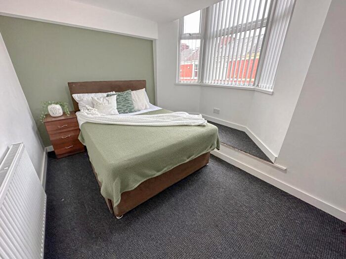 5 Bedroom House To Rent In Adelaide Road, L7