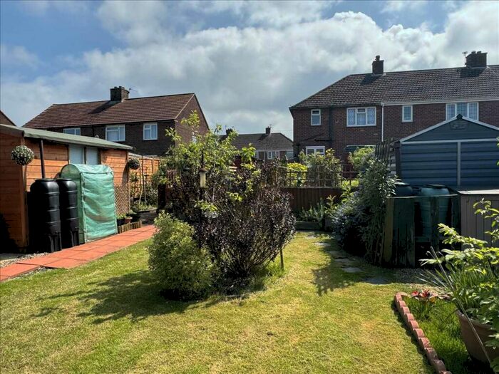 3 Bedroom End Of Terrace House For Sale In Fletcher Road, Grimsby, DN34
