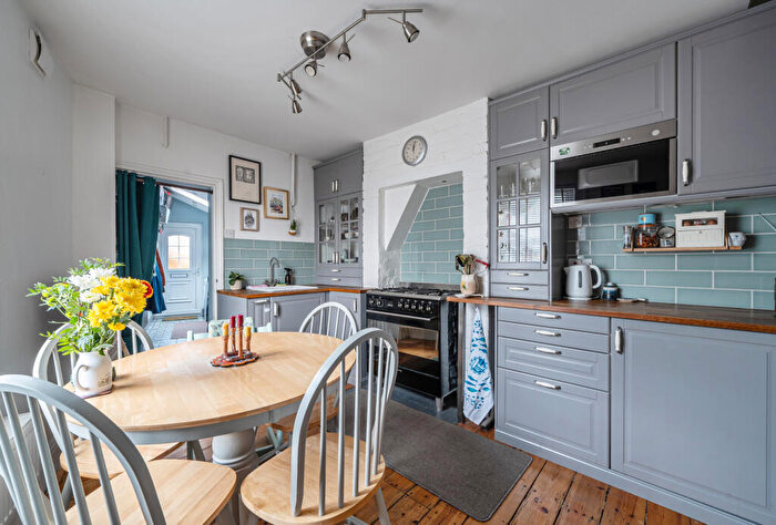 3 Bedroom End Of Terrace House For Sale In Gloucester Road, Stonehouse, Gloucestershire, GL10