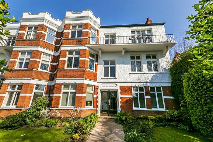 2 Bedroom Flat To Rent In South Parade, London, W4