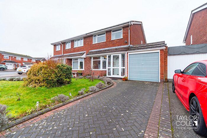 3 Bedroom Semi-Detached House For Sale In Elm Tree Close, Kingsbury, B78