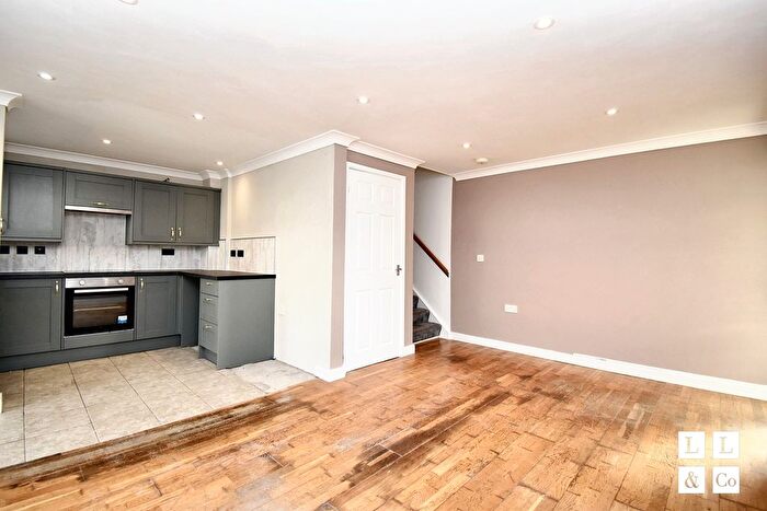 2 Bedroom Semi Detached House To Rent In West Rise, Falmouth, TR11