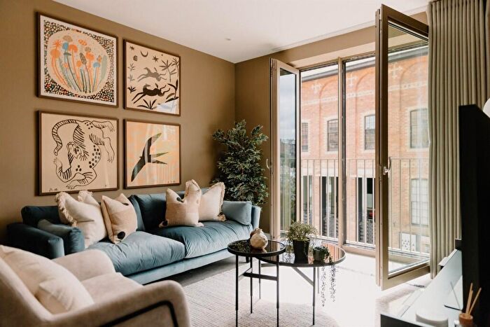 2 Bedroom Apartment To Rent In Melvin Walk, Edinburgh, EH3