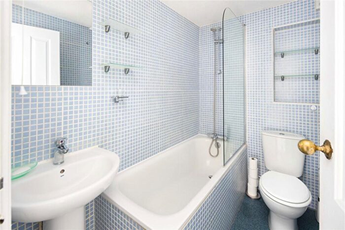 1 Bedroom Flat For Sale In Falkland Road, London, NW5