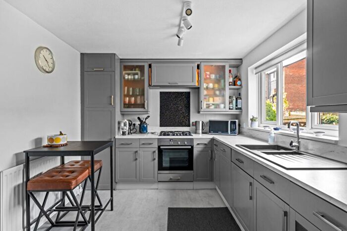 4 Bedroom Terraced House For Sale In Linton Glade, Croydon, CR0