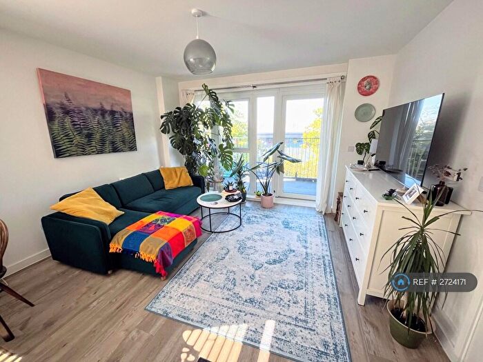 2 Bedroom Flat To Rent In Adele Court, London, N17