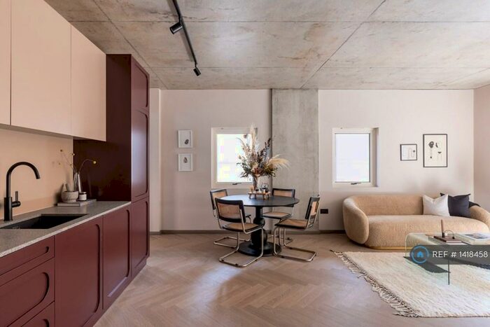 3 Bedroom Flat To Rent In Garnham Street, London, N16