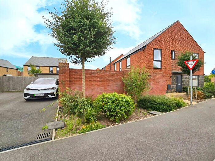 2 Bedroom House For Sale In Courageous Road, Lee-on-the-Solent, Hampshire, PO13