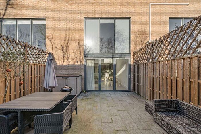 3 Bedroom Property To Rent In Vinery Way, Hammersmith, W6