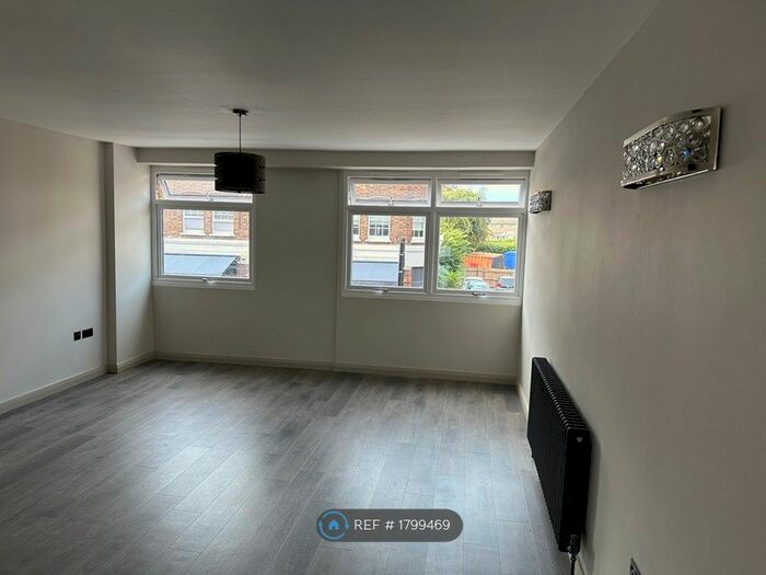 2 Bedroom Maisonette To Rent In Bexley High Street, Bexley, DA5