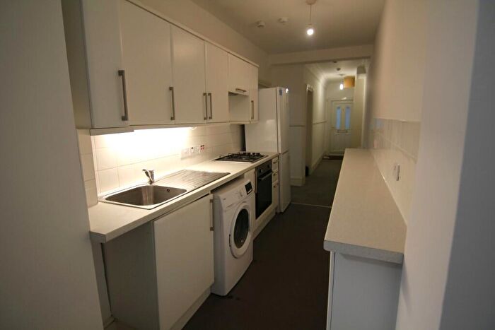 2 Bedroom Flat To Rent In Clarendon Villas, Hove, East Sussex, BN3
