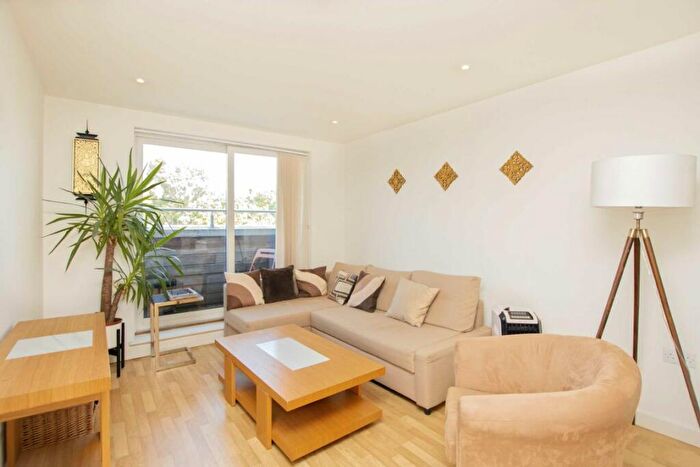 1 Bedroom Flat To Rent In Essex Road, Islington, N1