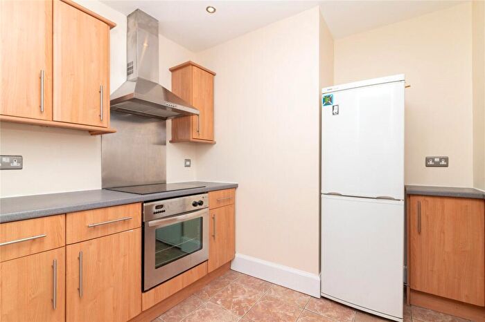 2 Bedroom Apartment To Rent In Melrose Gardens, North Kelvinside, Glasgow, G20