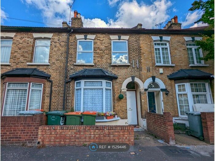 1 Bedroom Flat To Rent In St. James Road, London, E15