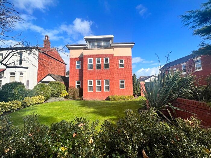 2 Bedroom Flat For Sale In Aughton Road, Birkdale, Southport, Merseyside, PR8